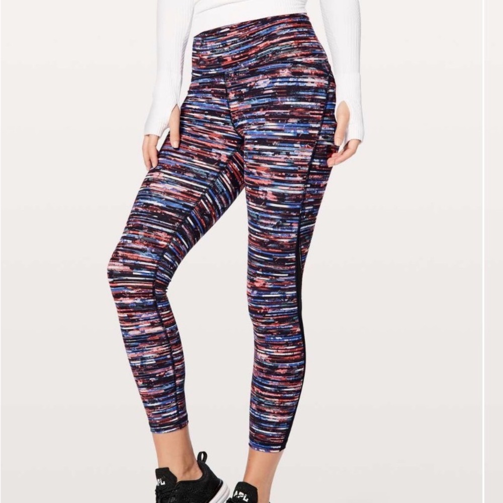 Lululemon Train Times 7/8 in Hinshu Alpine White Multi Black, Size 6